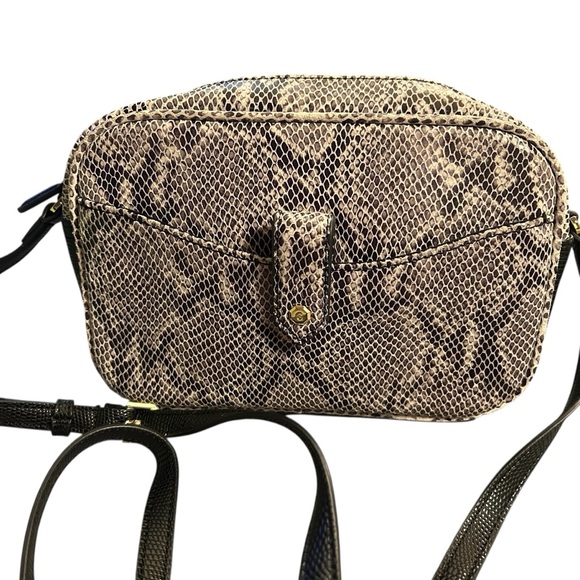 G.I.L.I. Handbags - G.I.L.I. Got It. Love It. snakeskin print leather crossbody purse.
